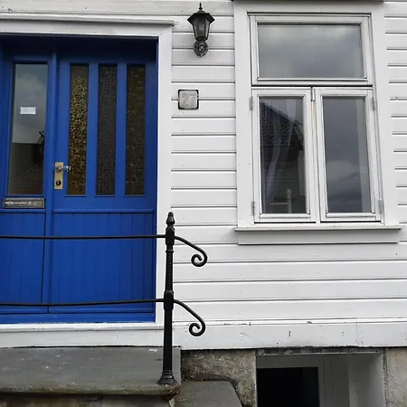 Floor - Unbeatable Location Apartment Bergen